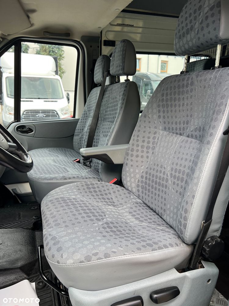 Ford Transit Furgon Brygadowy Doka 6 os. 4x4 AWD L3H2 2.2 TDCI 125KM Webasto HAK - 31