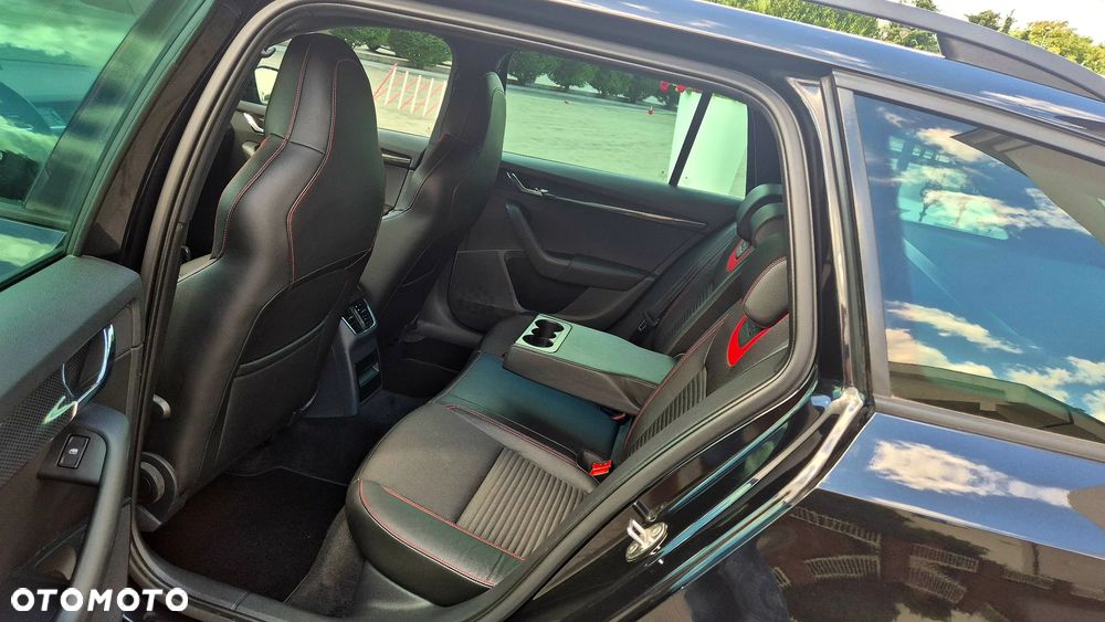 Skoda Octavia 2.0 TDI 4x4 DSG RS - 17
