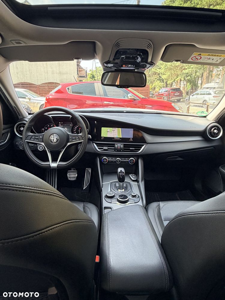 Alfa Romeo Giulia 2.0 Turbo 16V AT8 - 12