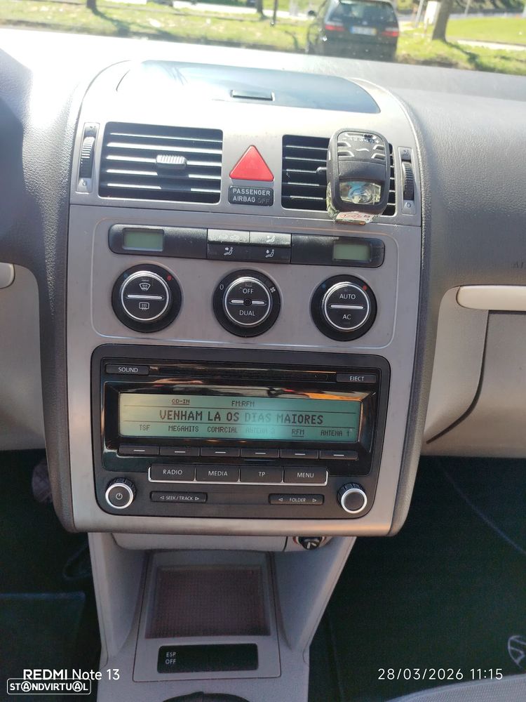 VW Touran 2.0 TDI Highline 7L - 15