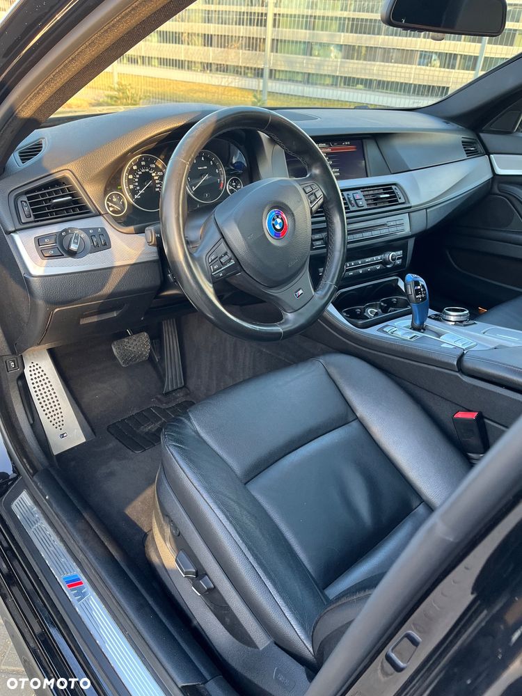 BMW Seria 5 535i Sport-Aut - 34