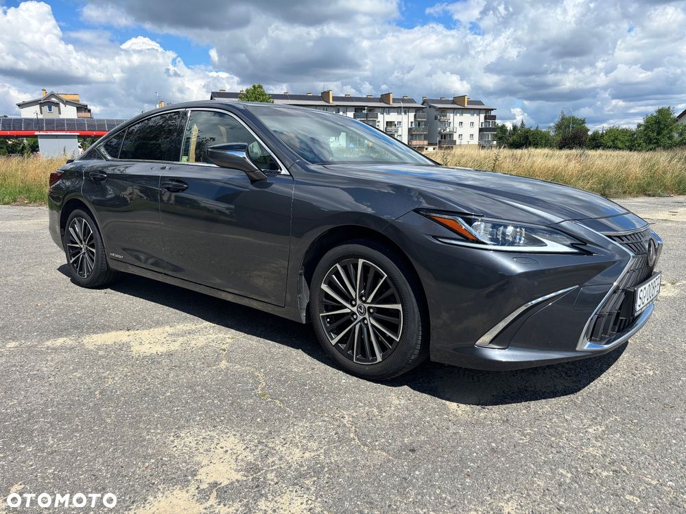 Lexus ES 300h Business Edition - 4