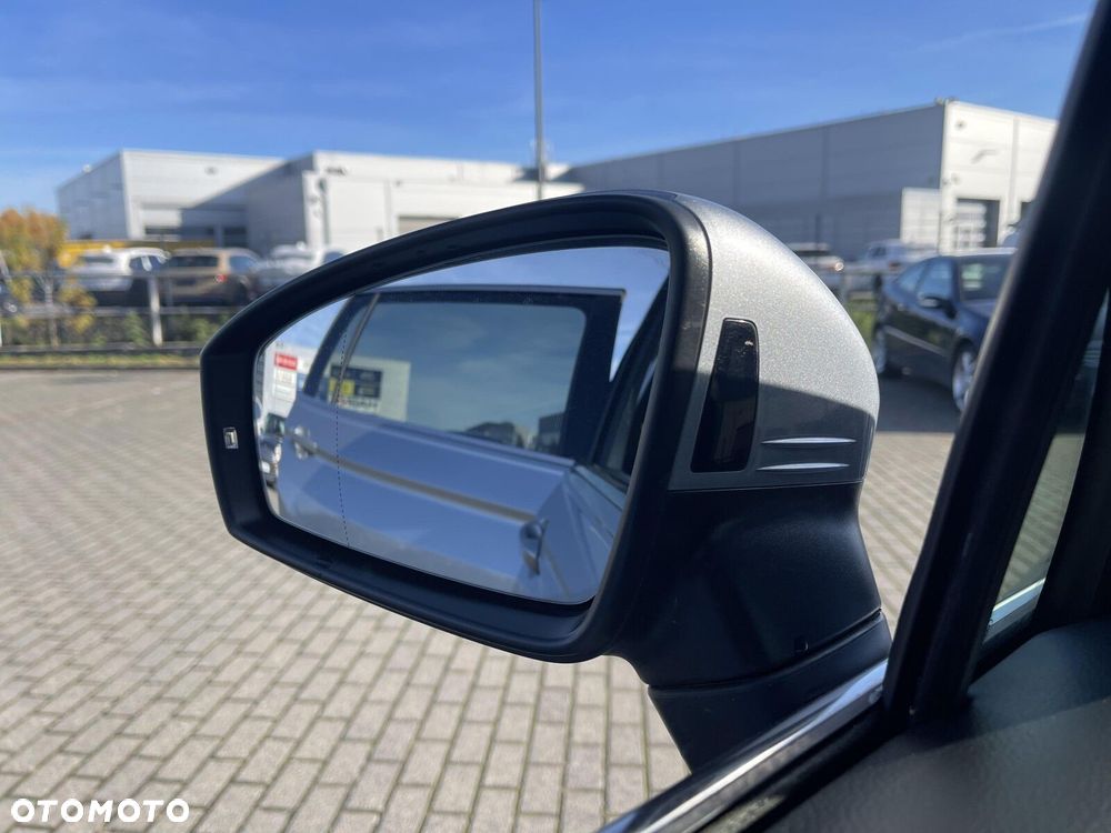 Volkswagen Tiguan Allspace - 16