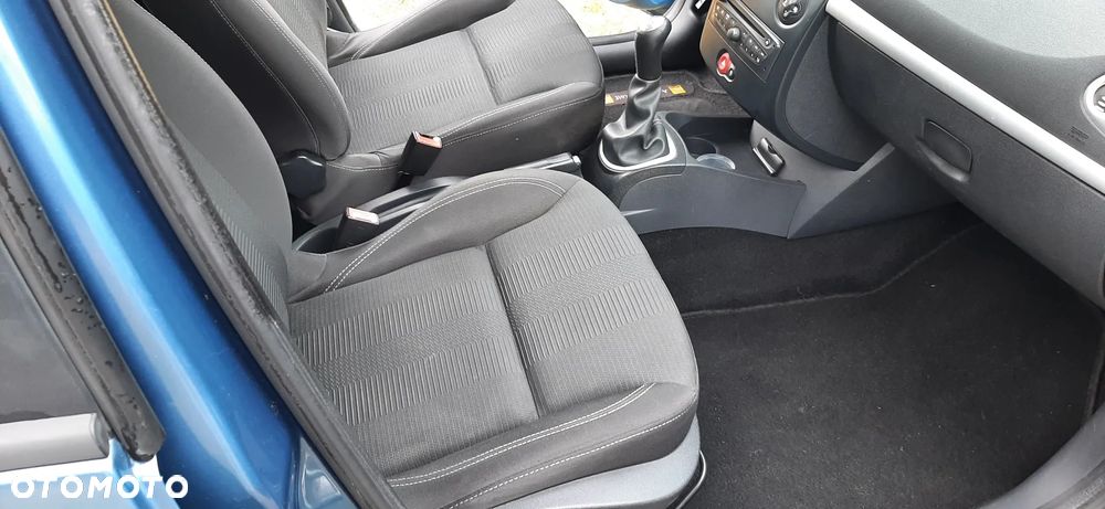 Renault Clio 1.2 TCE Wind - 27