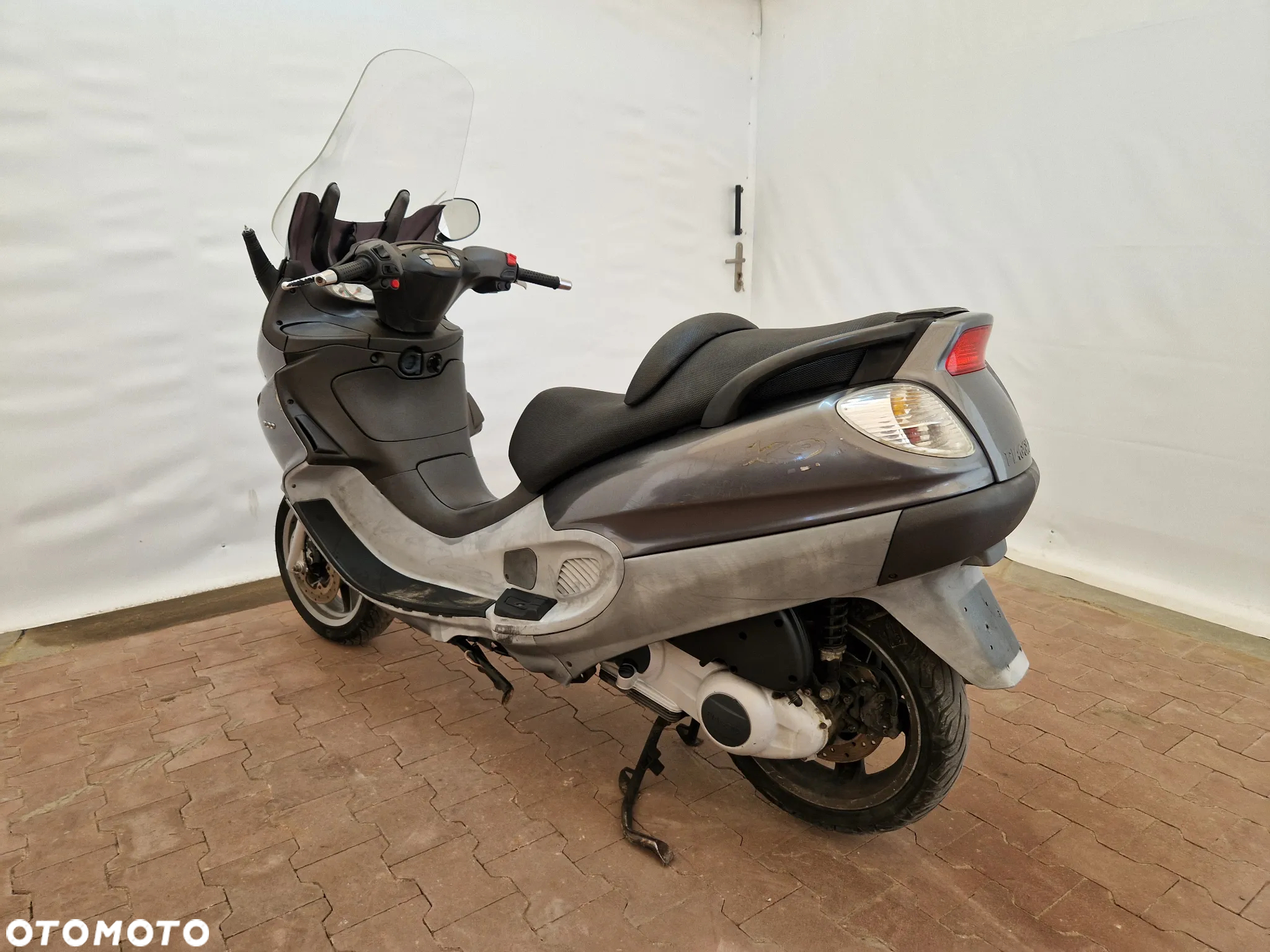Piaggio X9 - 12