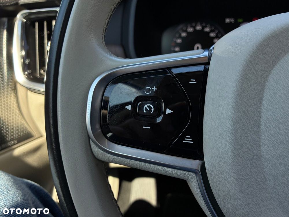 Volvo S90 - 16