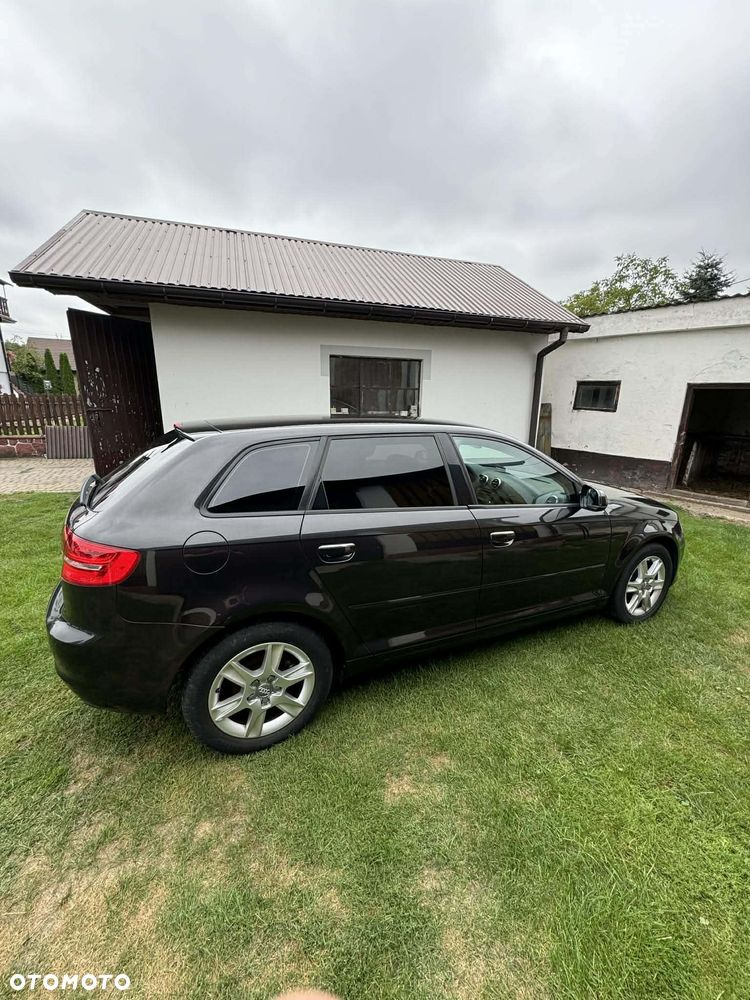 Audi A3 Sportback 1.6 TDI DPF Ambiente - 4