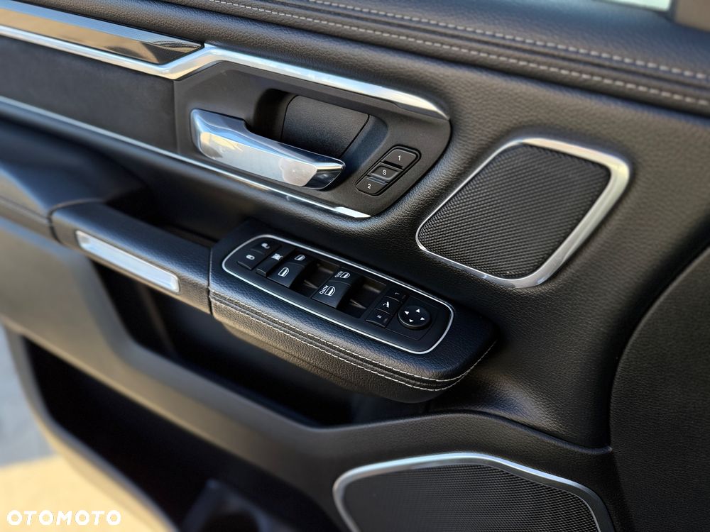 RAM 1500 Crew Cab Laramie - 16