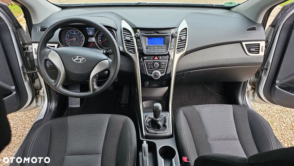 Hyundai i30 1.4 Trend - 12