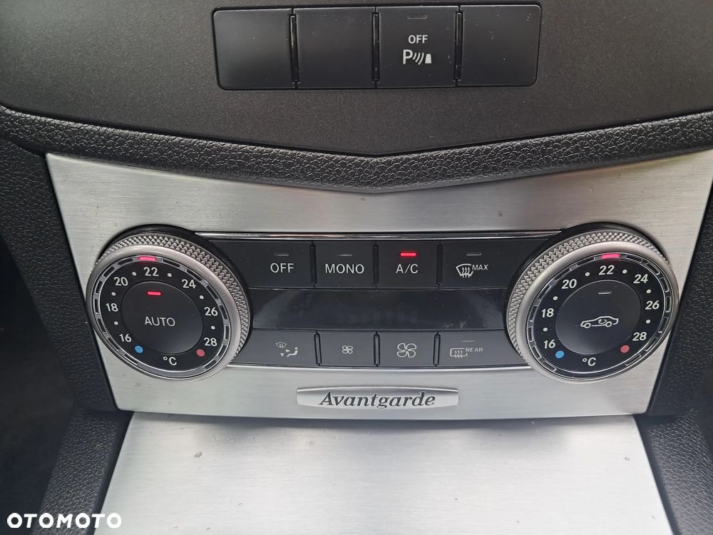 Mercedes-Benz Klasa C 200 CDI DPF Automatik BlueEFFICIENCY Avantgarde - 15