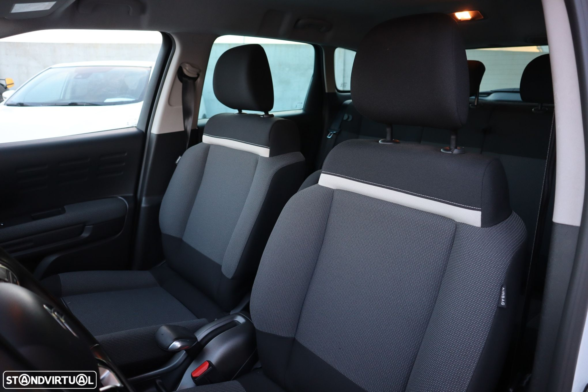 Citroën C3 Aircross 1.5 BlueHDi Shine S&S - 8
