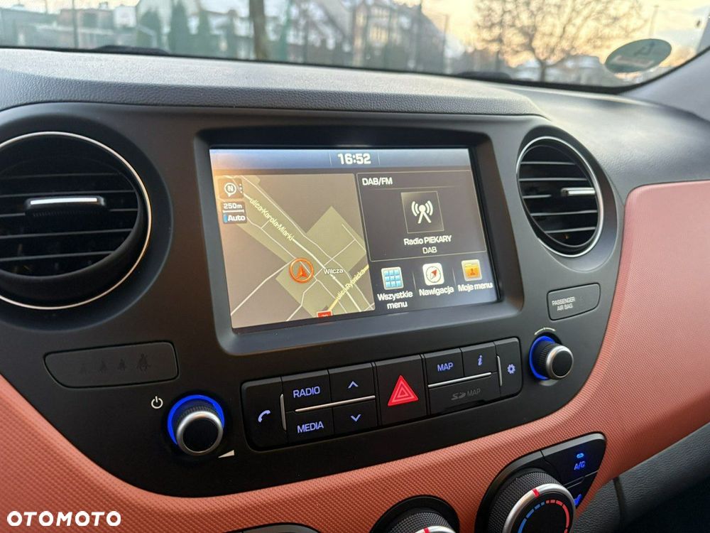 Hyundai i10 1.0 Fifa World Cup Edition - 21