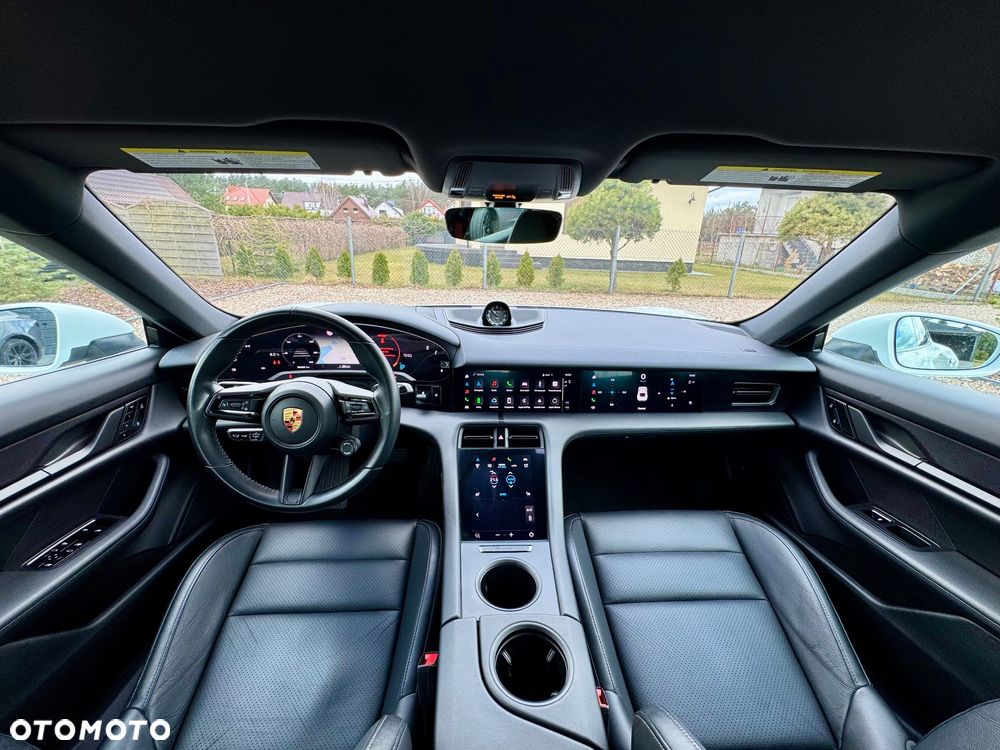 Porsche Taycan 4 - 21