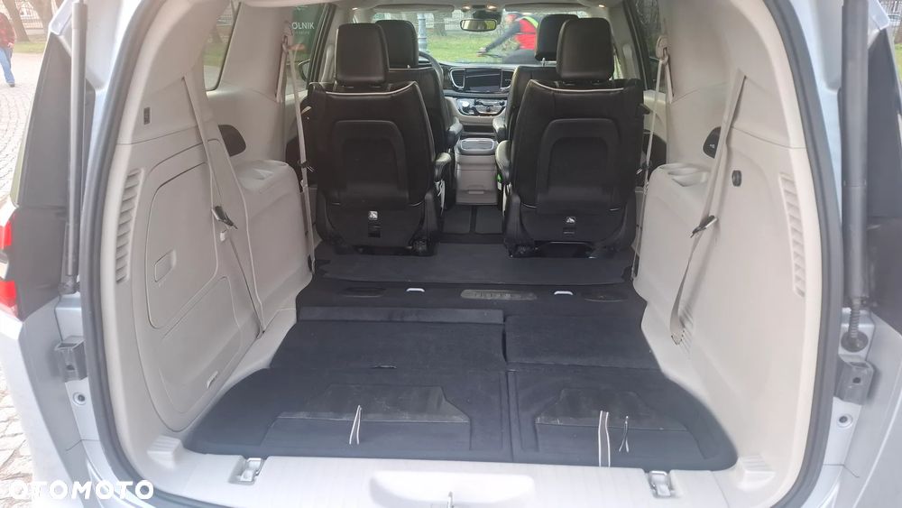 Chrysler Pacifica - 21