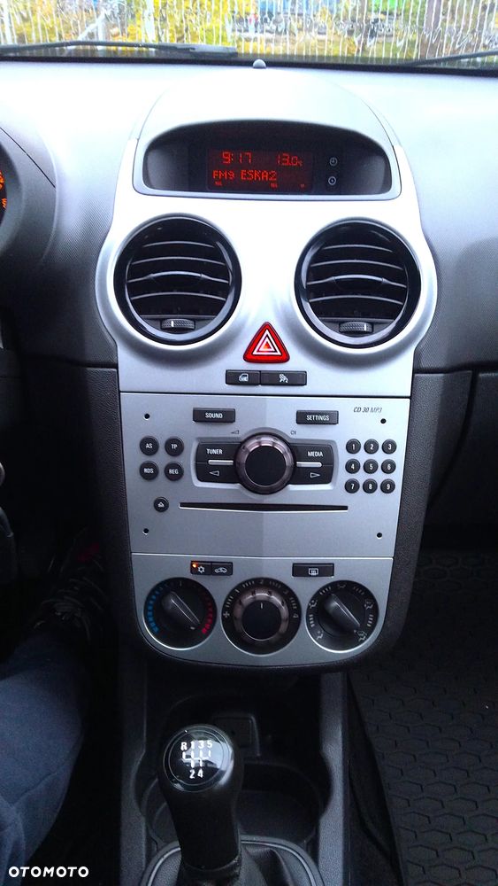 Opel Corsa 1.2 16V Enjoy - 12