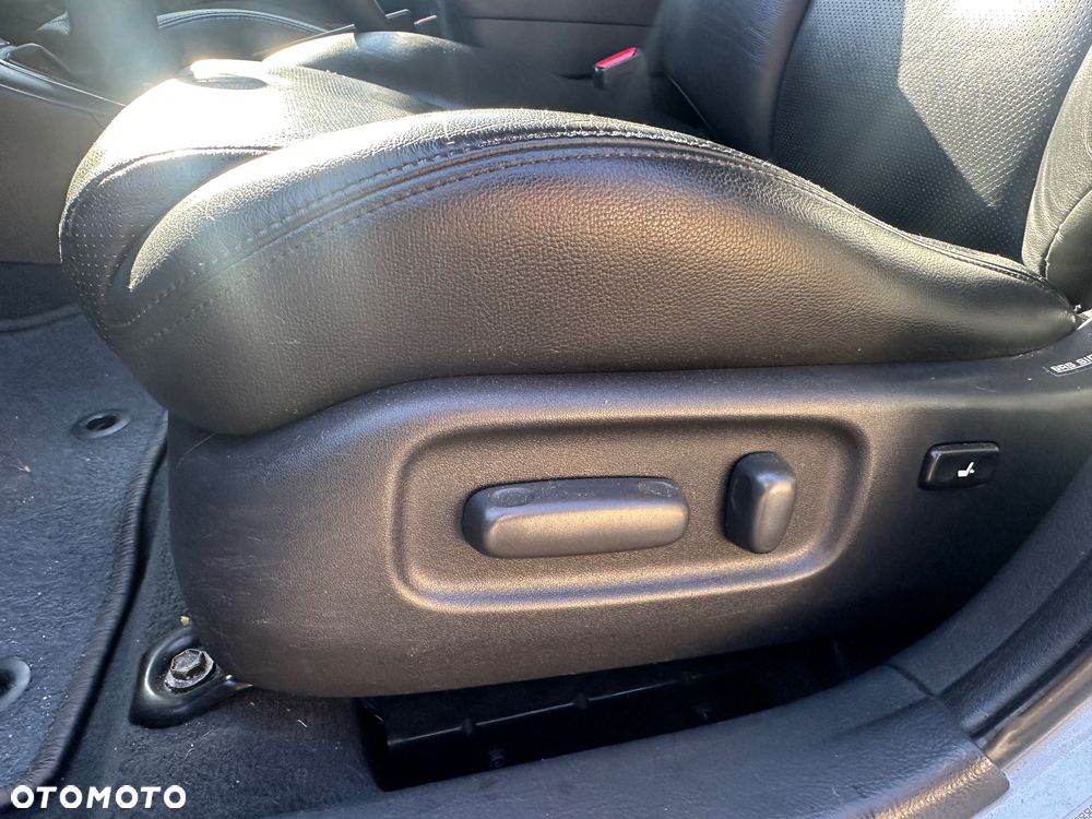 Toyota Avensis 2.2 D-4D Sol - 16