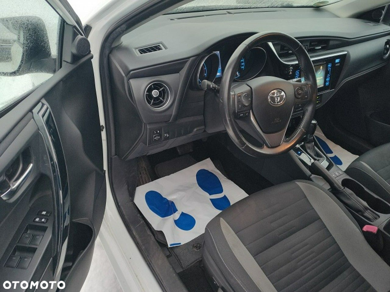 Toyota Auris - 13