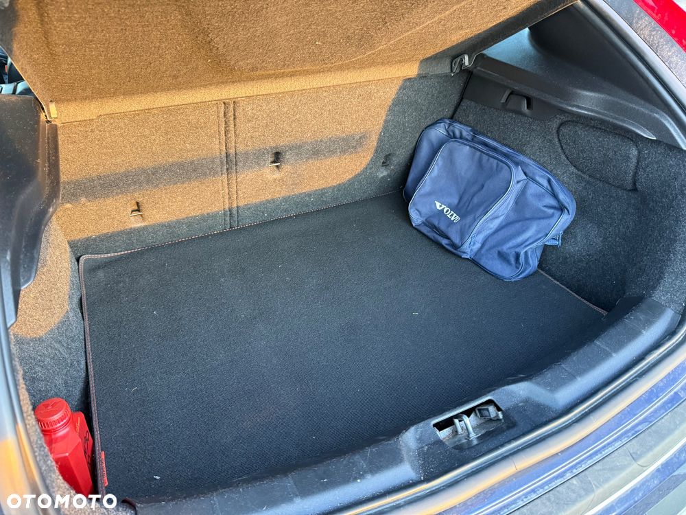 Volvo V40 Cross Country T4 AWD Drive-E Ocean Race - 13