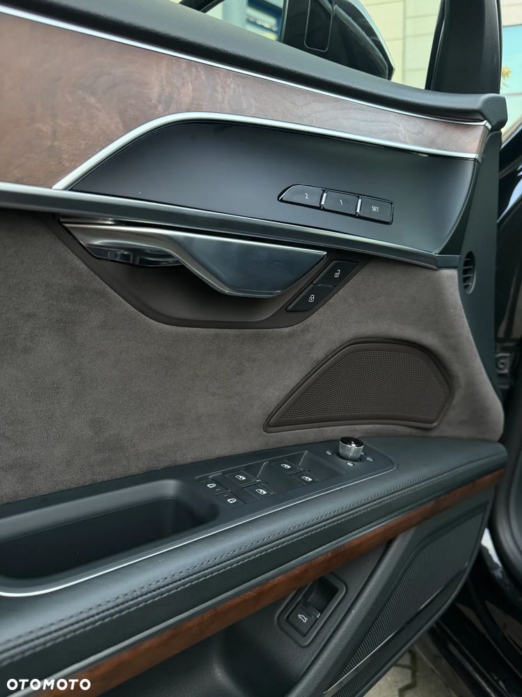 Audi A8 L 60 TFSI quattro tiptronic - 28