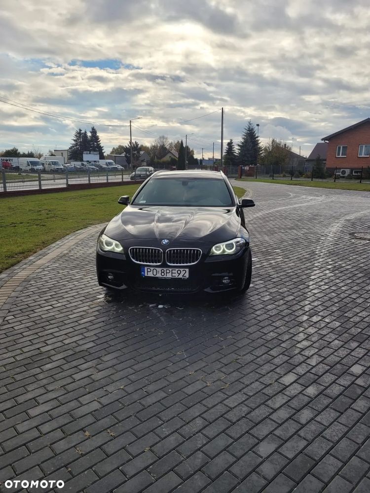 BMW Seria 5 525d xDrive - 11