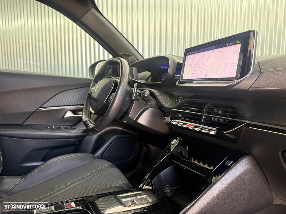 Peugeot 2008 1.2 PureTech GT EAT8 - 27