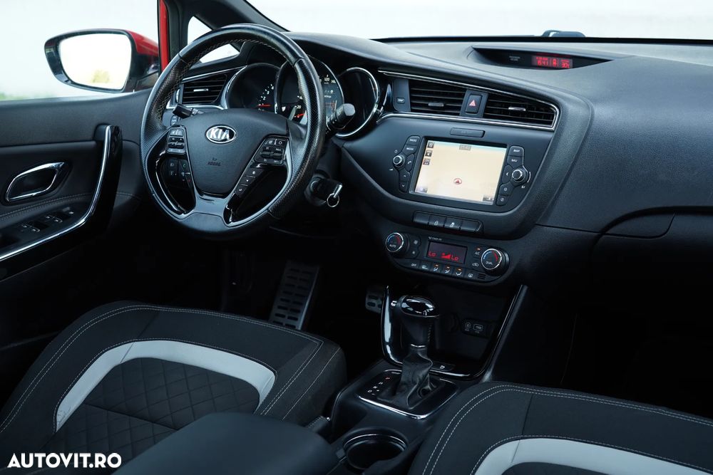 Kia Ceed - 14
