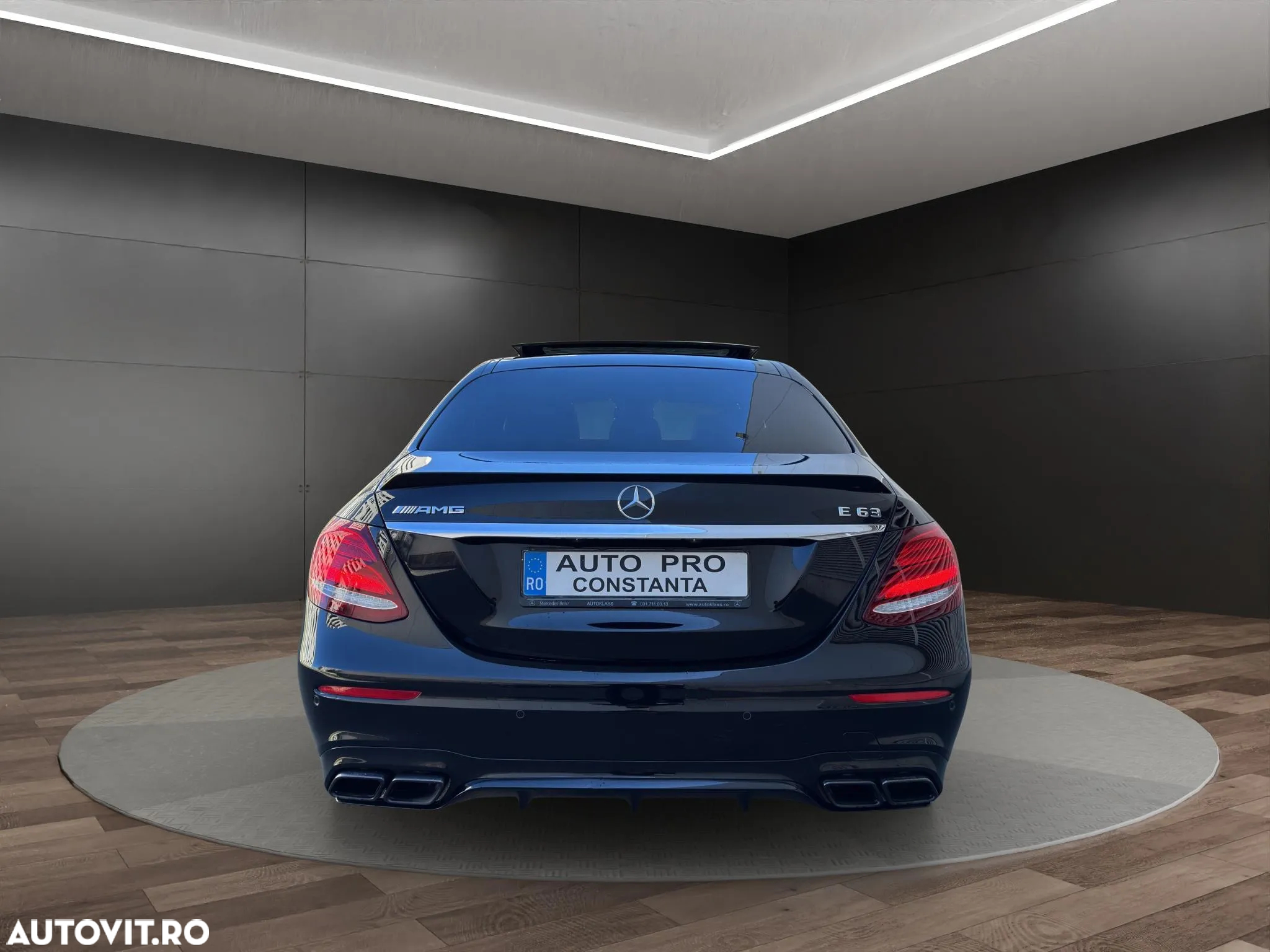 Mercedes-Benz E 63 AMG 4MATIC Aut. - 18
