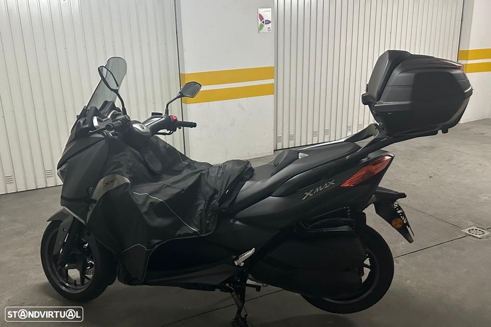 Yamaha X-Max - 10