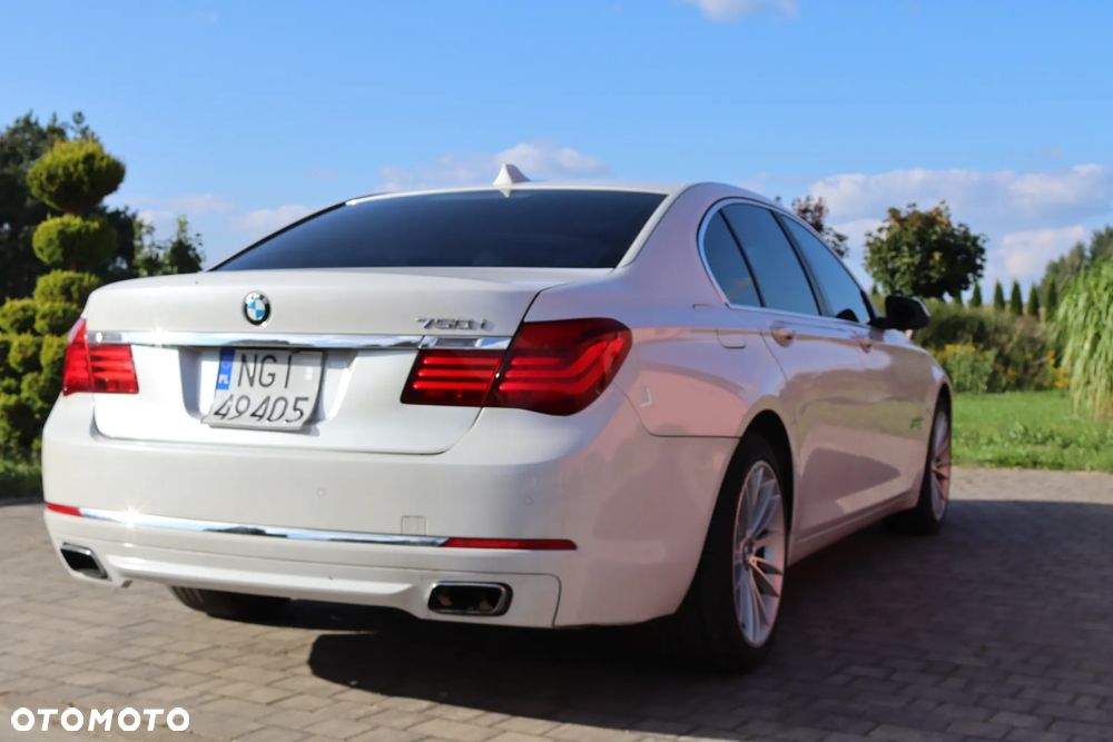 BMW Seria 7 750i - 7