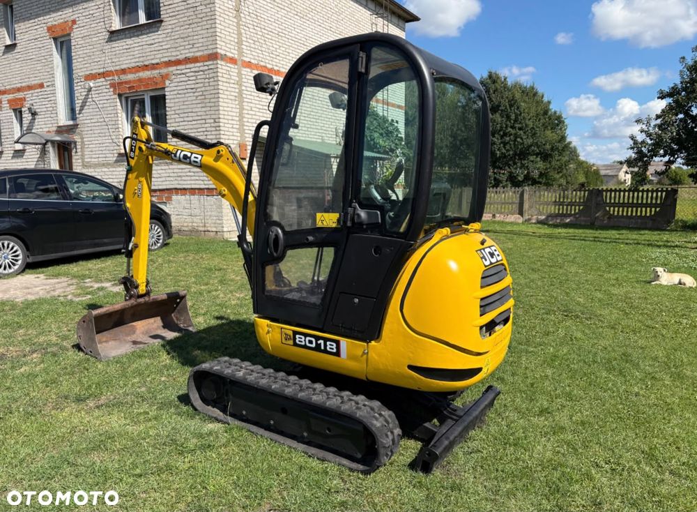 JCB 8018 - 4