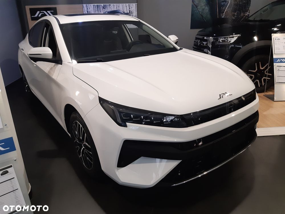 JAC J7 Plus CVT - 5