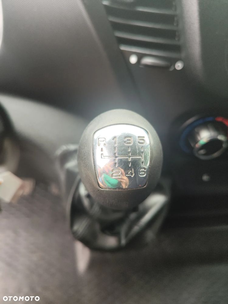 Iveco Daily 35S14 maxi brygadówka 7 osób - 17