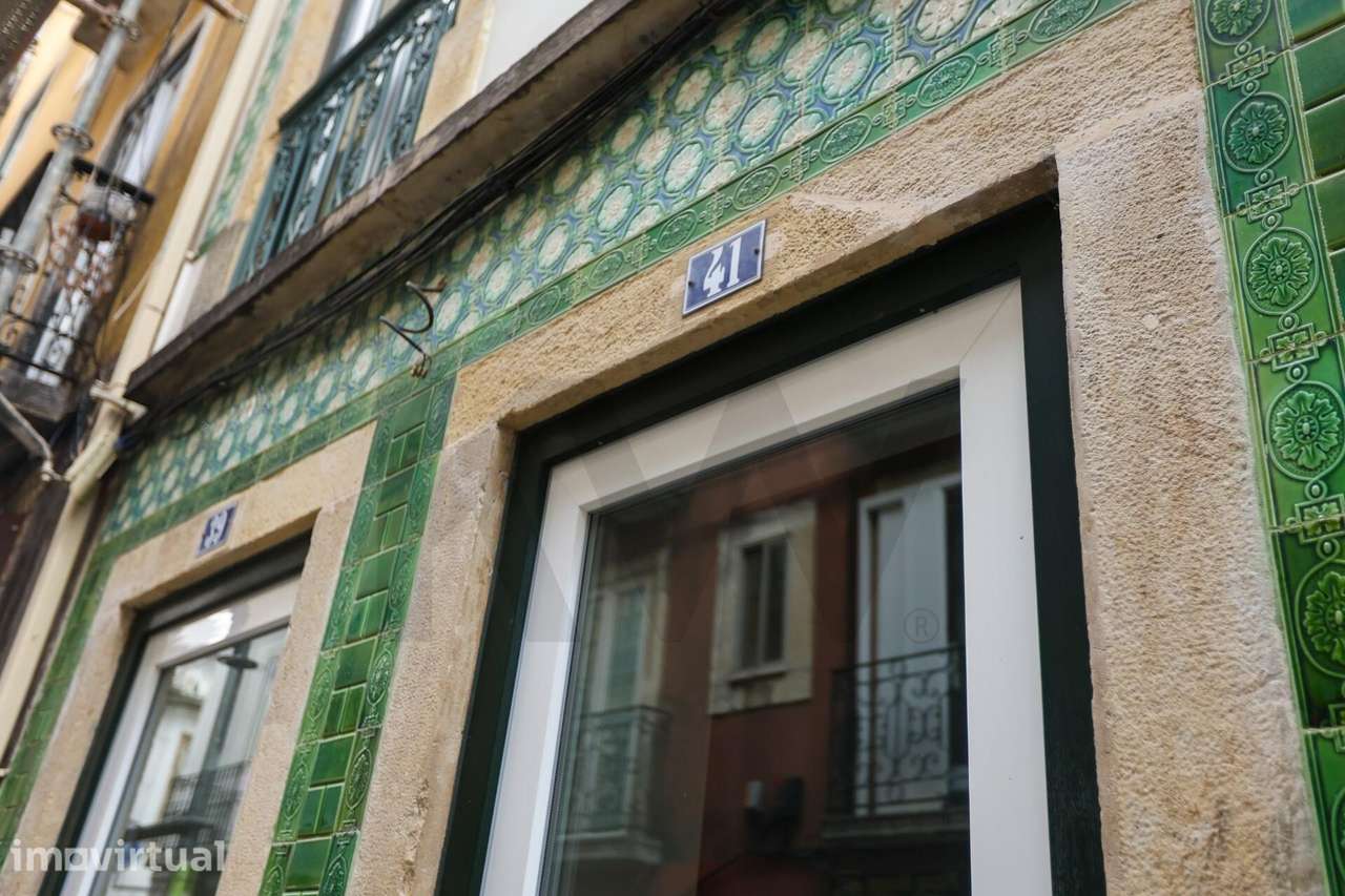 PRÉDIO RENOVADO COM LOJA PARA VENDA NO CORAÇÃO DE LISBOA - Grande imagem: 3/60