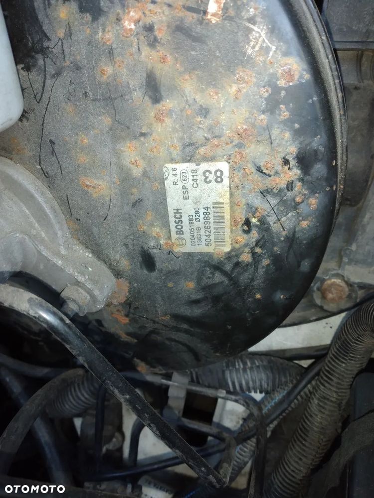 Iveco 3,0 CNG F1CE0441A osprzęt silnika 2013r, kabina szkielet ,  wał napędowy pół resory poduszki , koła z ładnymi oponami , sterowniki silnika i inne części - 5