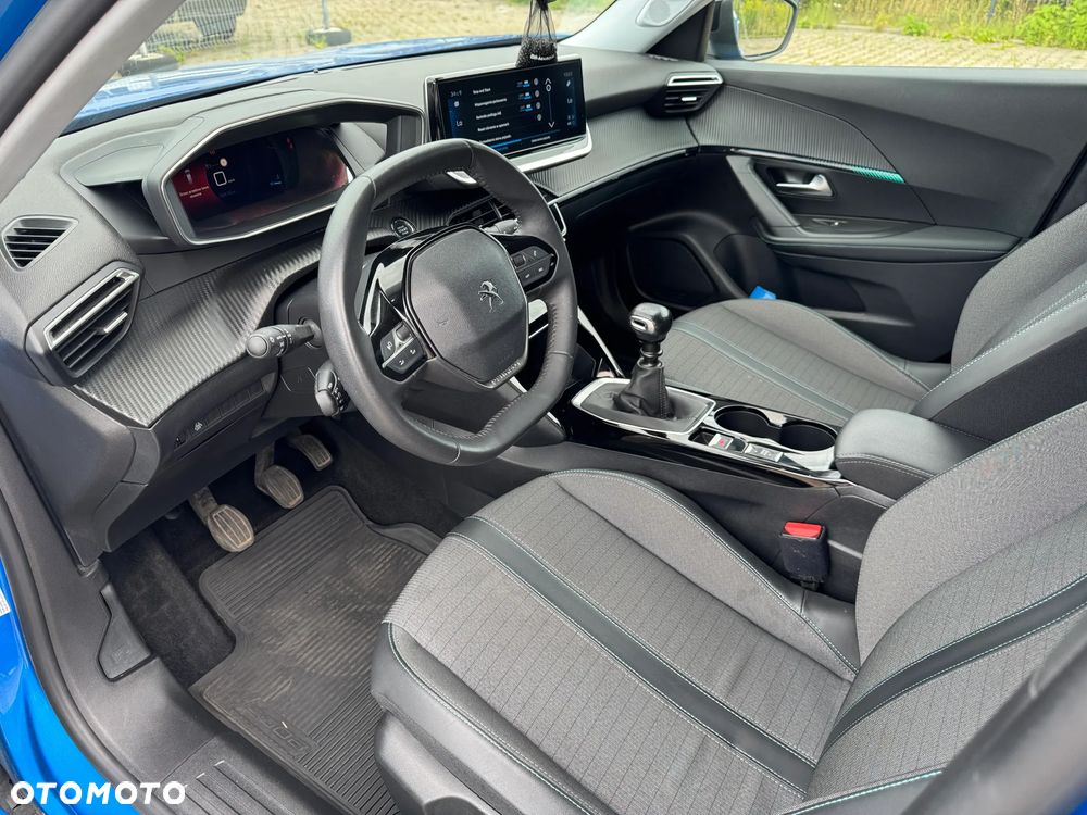 Peugeot 2008 1.2T Allure S&S - 8
