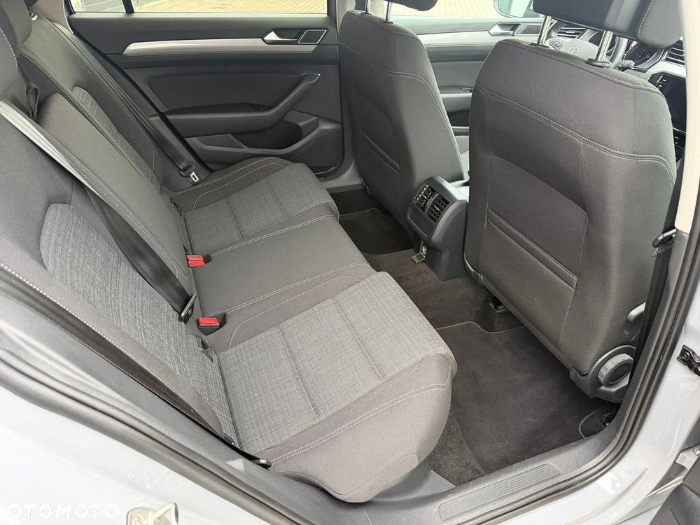 Volkswagen Passat 1.5 TSI EVO Business DSG - 15