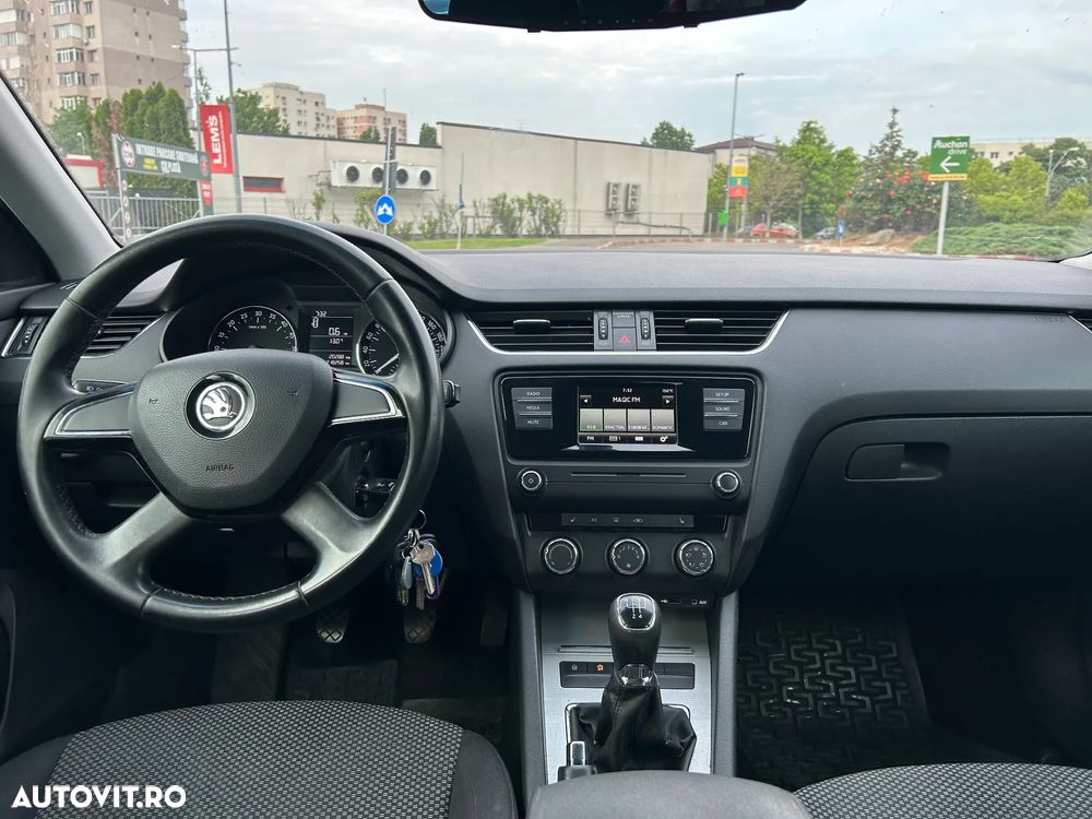Skoda Octavia 1.6 TDI AMBITION - 6