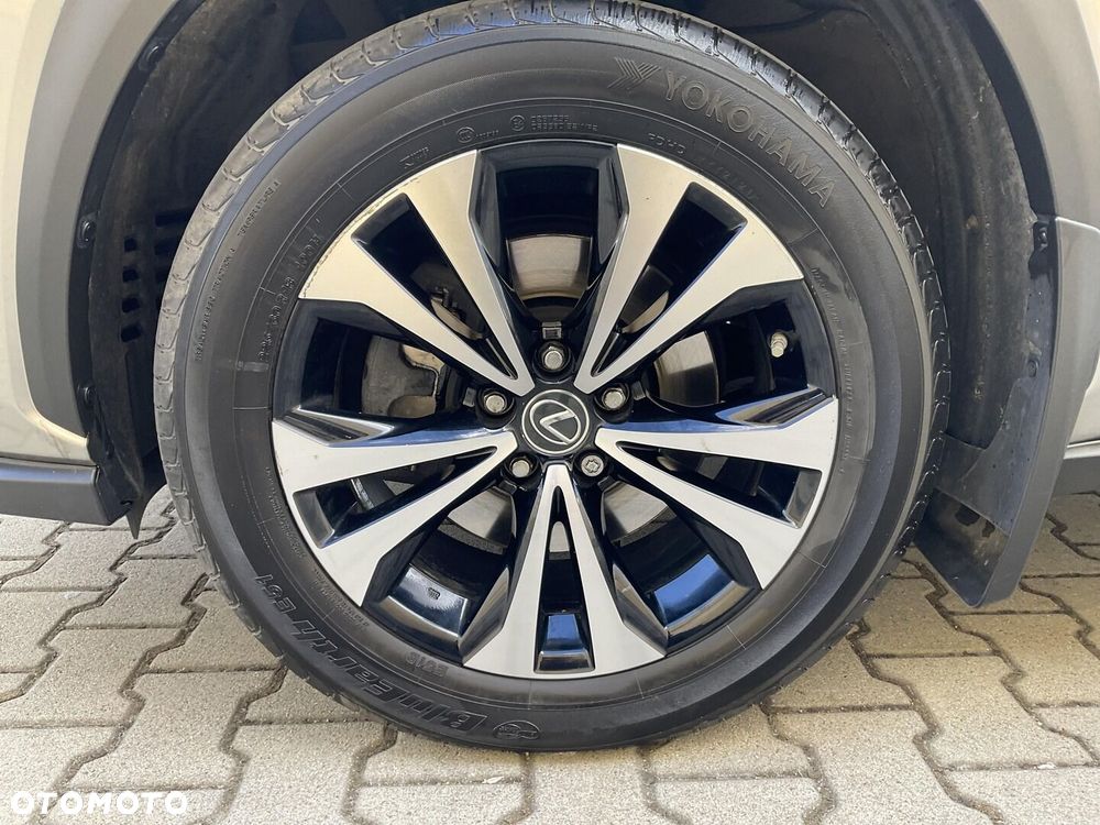 Lexus NX 300 F Impression AWD - 35