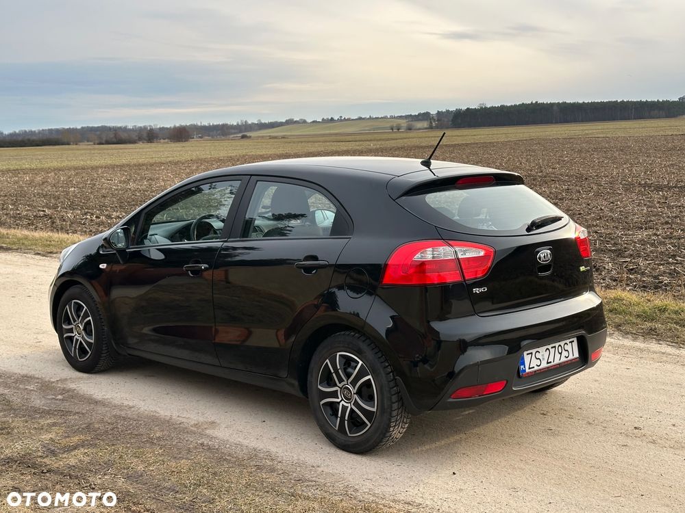 Kia Rio - 5