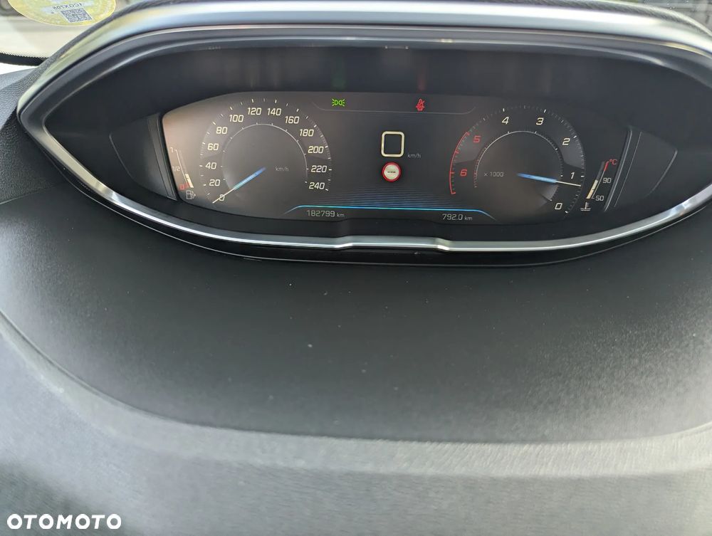 Peugeot 5008 1.5 BlueHDi Allure S&S - 11