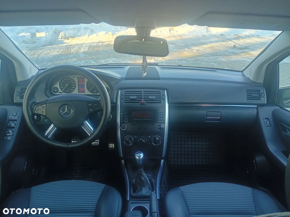 Mercedes-Benz Klasa B 200 Turbo SPORT EDITION - 10
