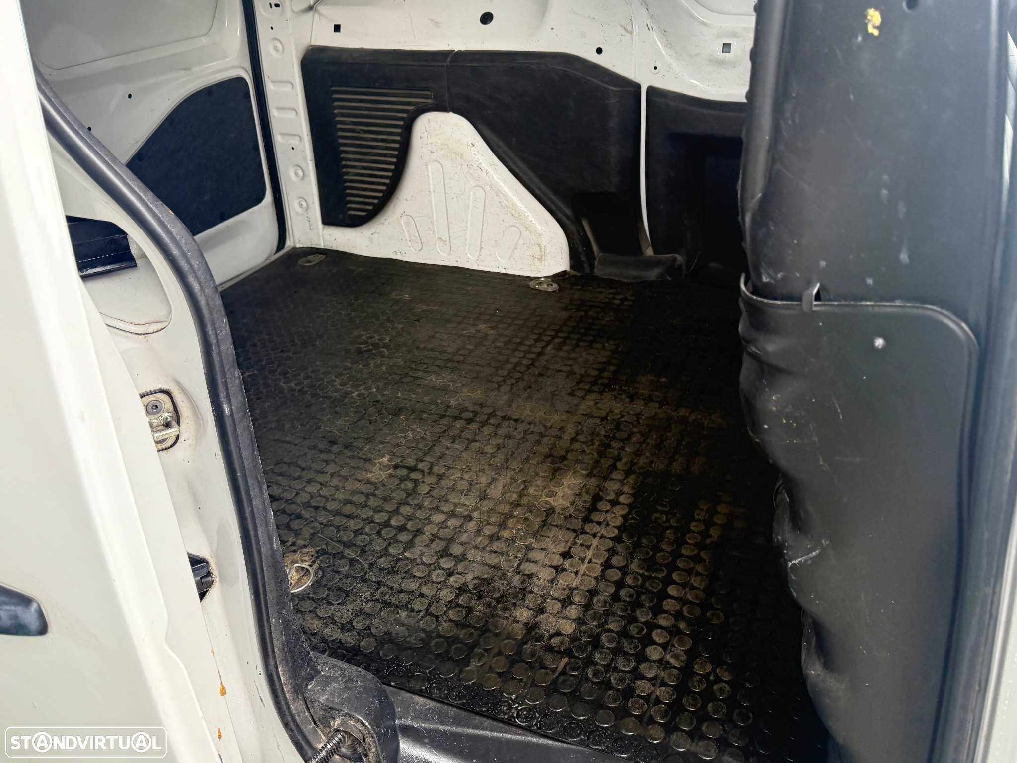 Citroën Berlingo 1.6 HDI 100 CV 3 LUGARES - 11