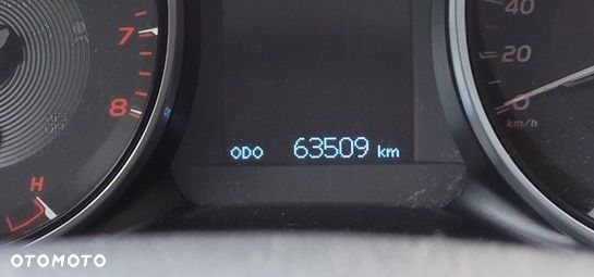 Toyota Avensis 1.6 Active - 6