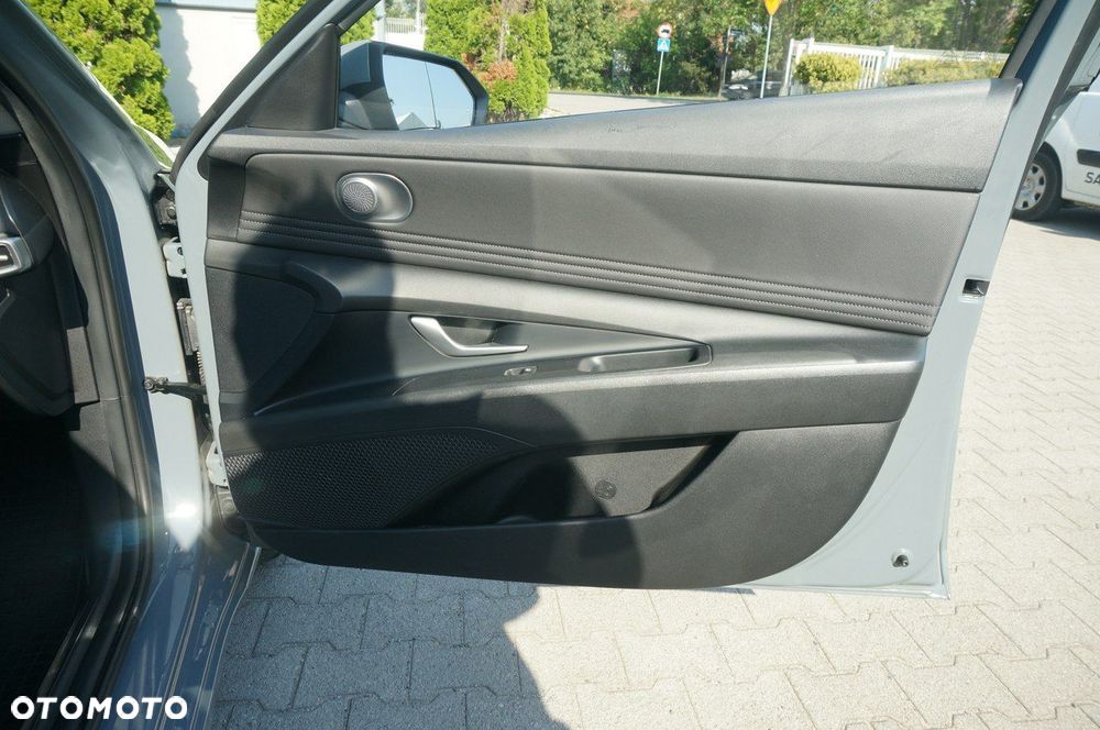 Hyundai Elantra 1.6 Modern CVT - 25