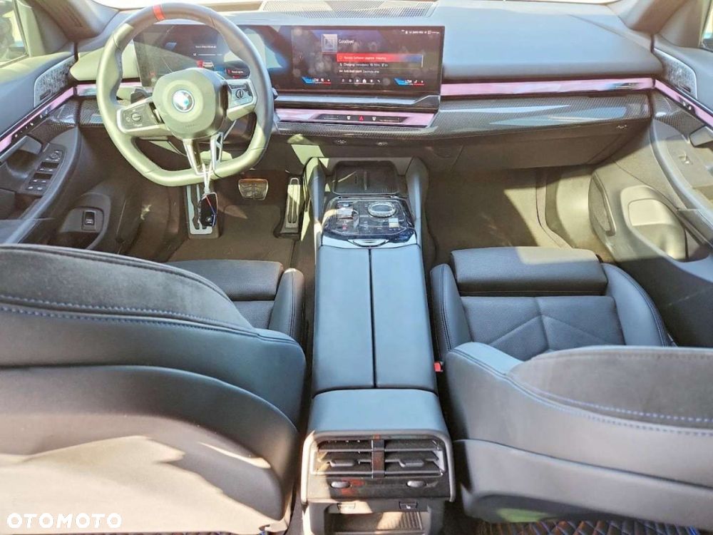 BMW i5 - 8
