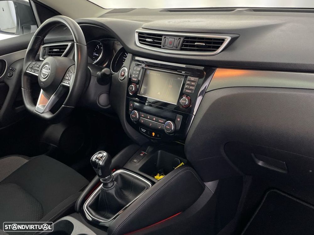 Nissan Qashqai 1.5 dCi N-Connecta - 23