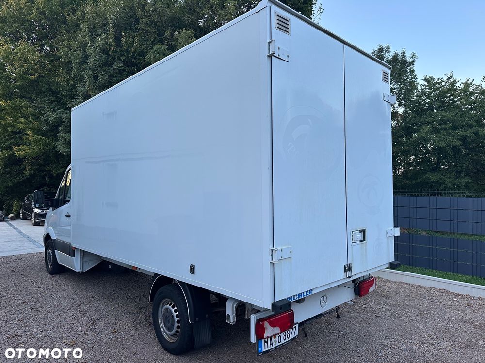Mercedes-Benz Sprinter - 5