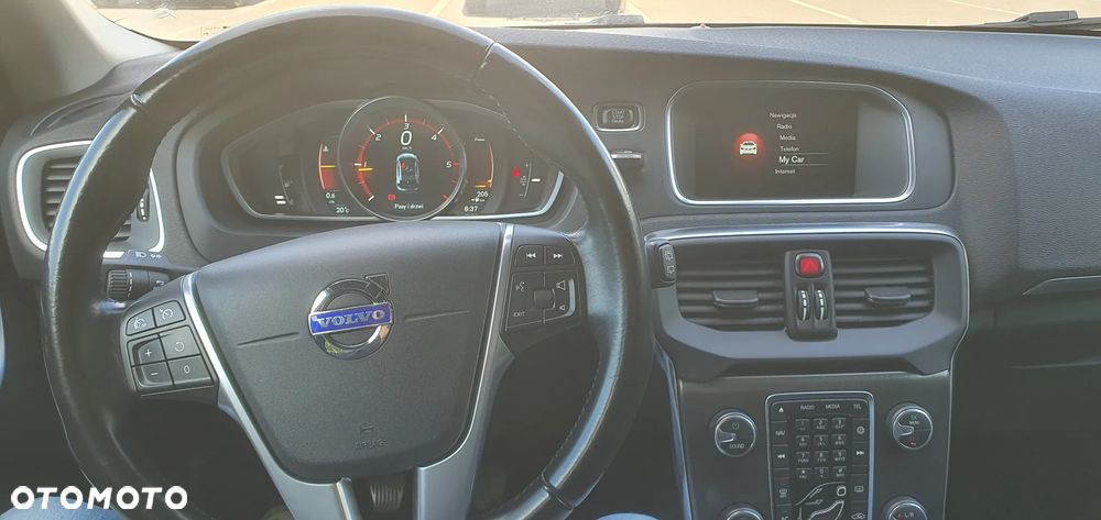 Volvo V40 D2 Momentum - 8