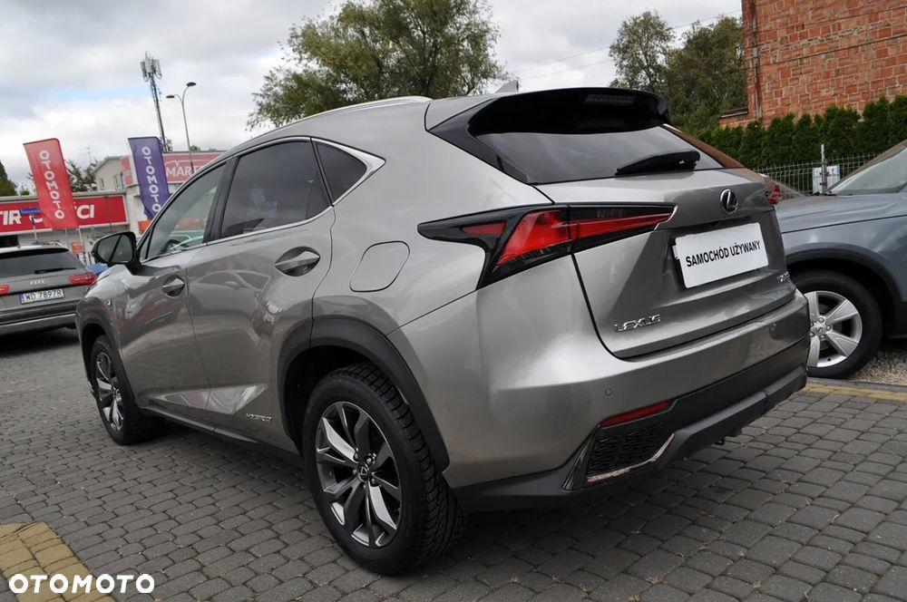 Lexus NX 300h F Sport Edition AWD - 11