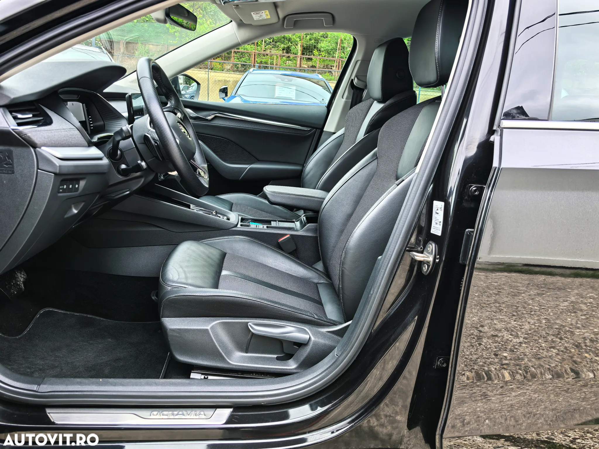 Skoda Octavia Combi 2.0 TDI DSG Style - 6